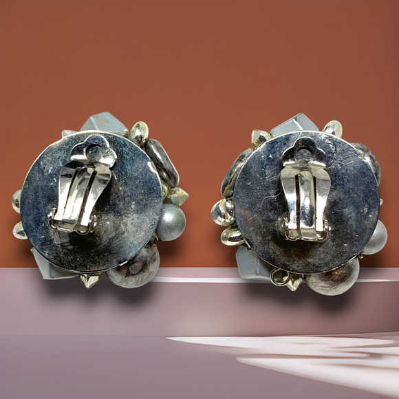 Vintage 1980s Oversized Silver Beaded Cluster Earrings Clip On Avant Garde Mogul - Picture 3 of 5